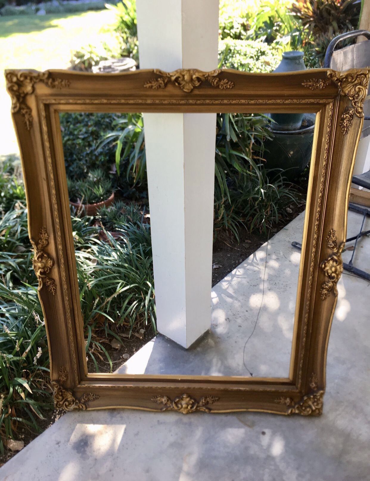 Vintage Gold Frame * Large 24 x 36 * Ornate / Solid Wood
