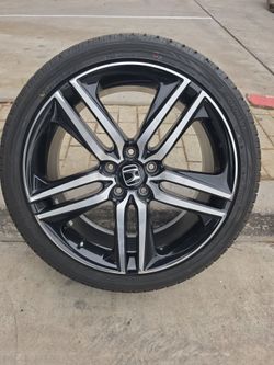 One☝🏼Single Honda Accord OEM Replacement rim and tire.