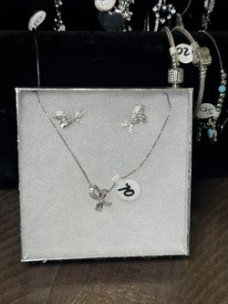 Bow silver earrings set
