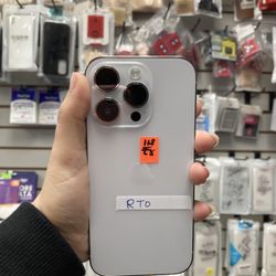 Factory Unlocked Iphone 14 pro 128 gb comes with store warranty 