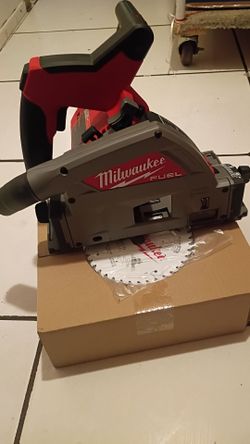 Milwaukee fuel 6.1/2  plunge track saw.with blade & dust bag.tool only