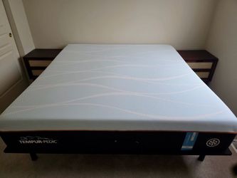 Tempur-Pedic LuxeBreeze Firm 13" King Mattress and Adjustable Base