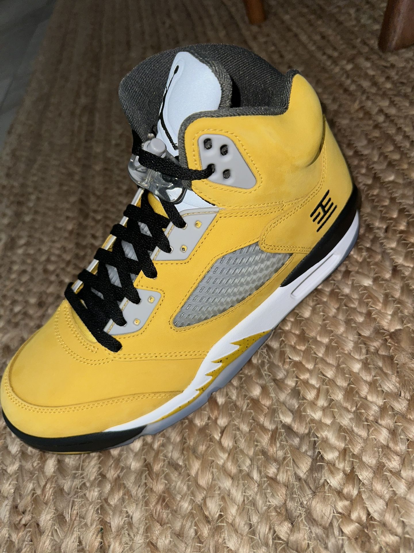 Jordan 5 Retro Tokyo 2025