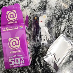 Bearbrick Series 50 Bring me the Horizon Full Kit Open box

Pick up 77095 near Telge/West