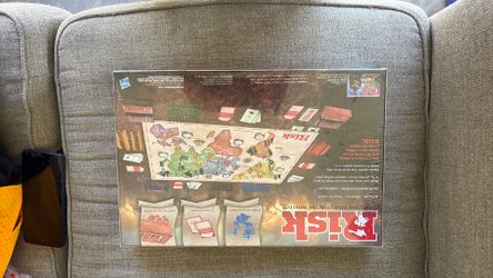 Selling 15$ RISK War game bourd