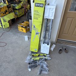RYOBI Foldable Miter Saw QUICKSTAND