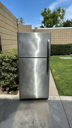 GE Freezer Top Refrigerator