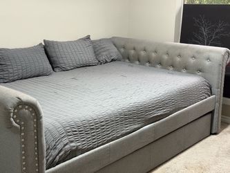 King Trundle Bed – Great for Guests! – $250 OBO