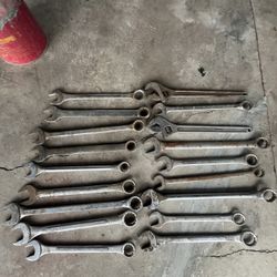 Assortment Of Wrenches 