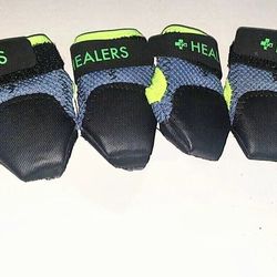 Set of 4 2 pairs  NEW  HEALERS Urban Walkers Dog pet booties protective boots cover up paw size S  M Medium Small