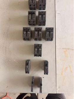 Lot of GE THQL and THQP type breakers