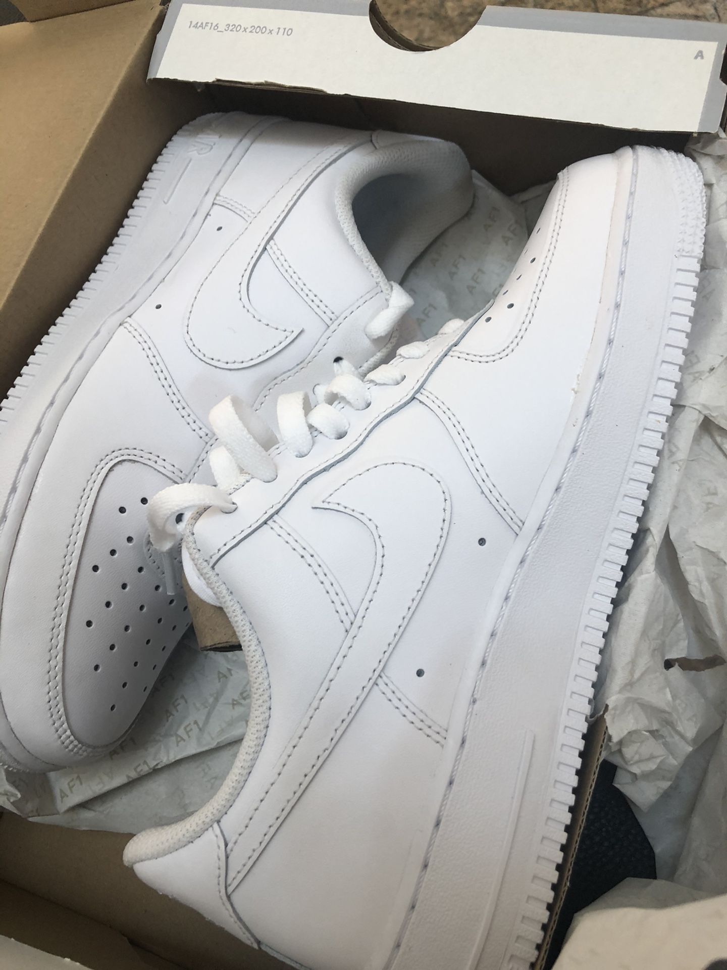 NIKE AIR FORCE ONES (low) 9 WMNS/ 7.5 MNS