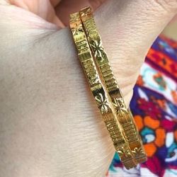Gold Tone Stainless Steel Bangles Size 7” Around Kids Adults xs Bracelet Jewellery 