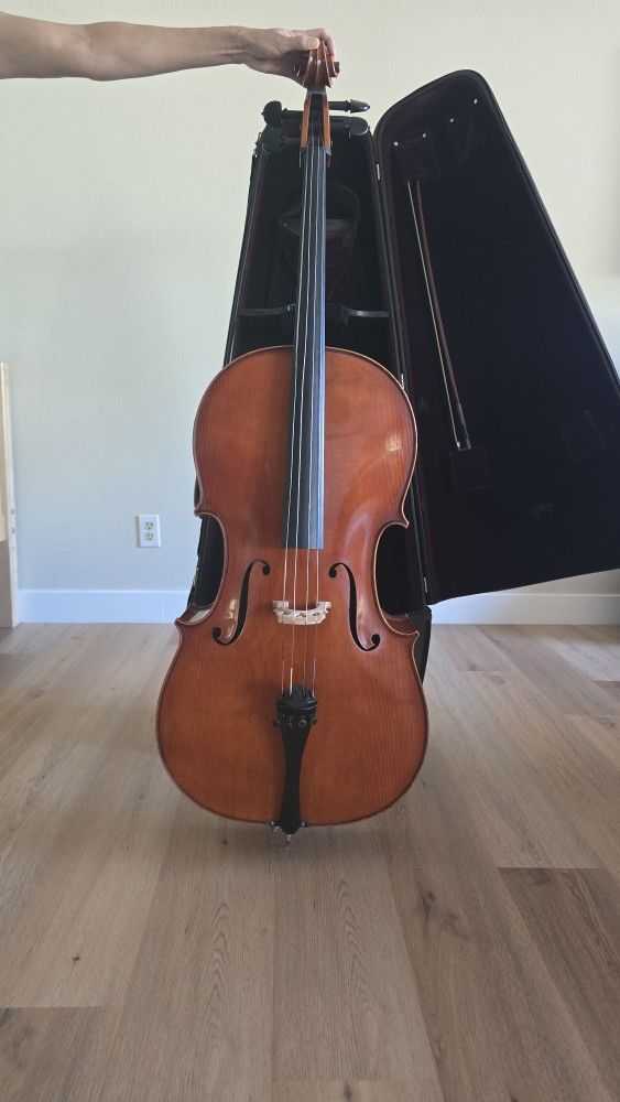 4/4 Cello, Travel Case and Bow