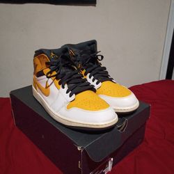 Air Jordan 1 Mid White/University Gold-black Size 11/5