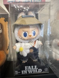 Pop Mart Labubu ā Fall in Wild Vinyl Plush Pendant (New in Box)