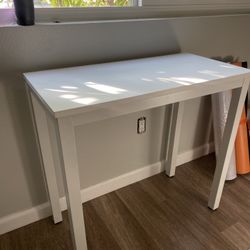 White Desk 