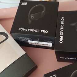 Power beats Pro Headphones 