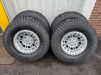 NEW 17x9 dts wheels wrapped in 35x12.50r17 atturo xt tires