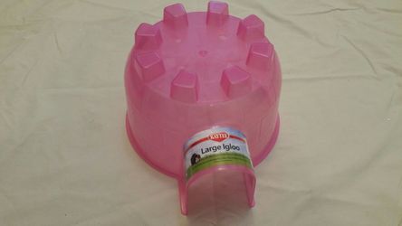 Assorted Pet Habitats