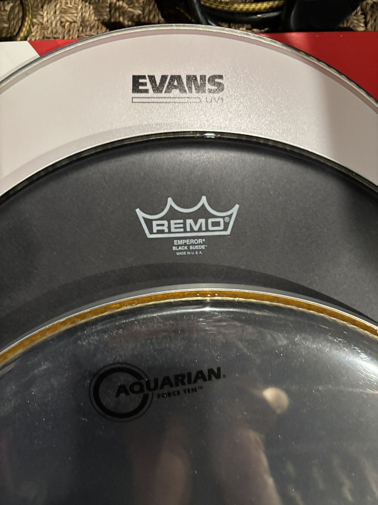 16 Drum Heads New Aquarian, Evan’s, Remo
