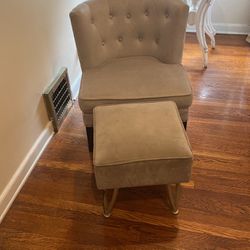 Sitting Chair With Footstool