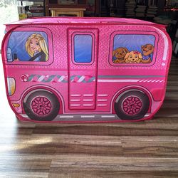 Barbie car / tunnel