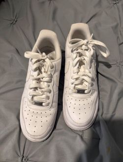 Women’s air force 1s size 7.5