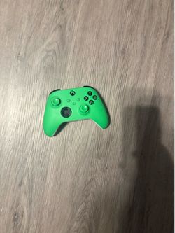Green Xbox SeriesX controller