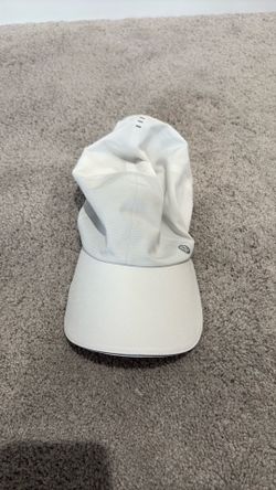 Lululemon Men’s white hat