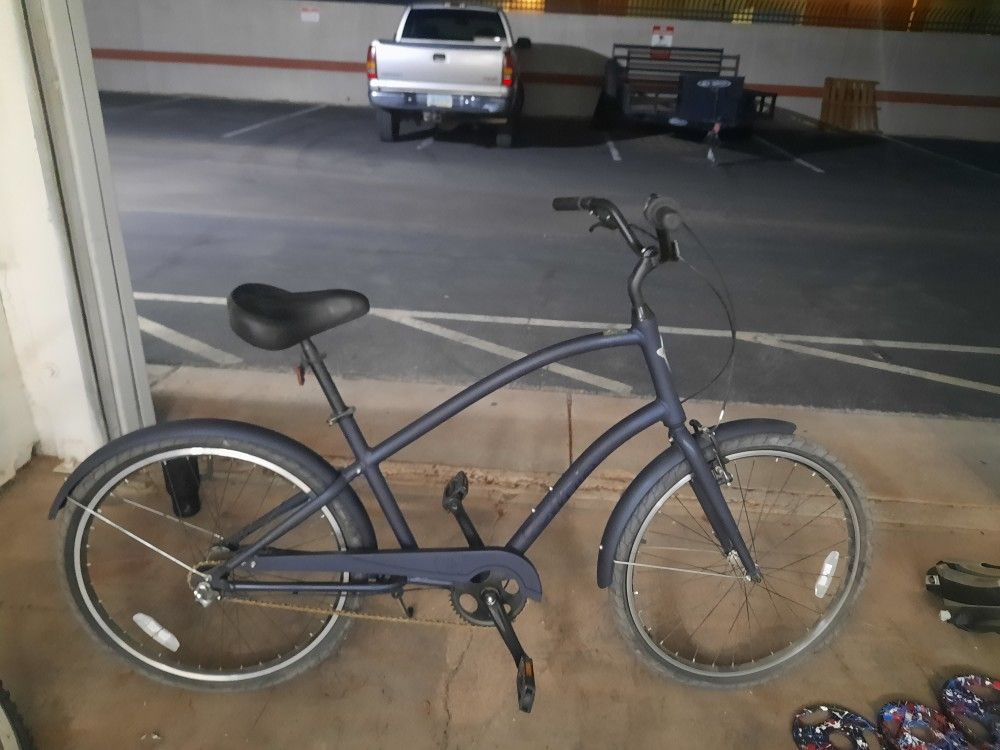 Townie Electra 3-speed cruiser