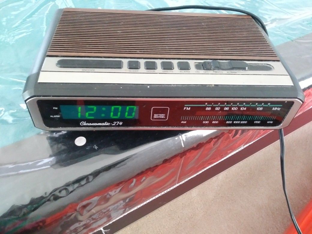 $3 old time/antique Radio Shack working alarm clock