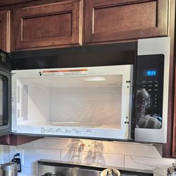 Microwave Less Than 1 Year Old 