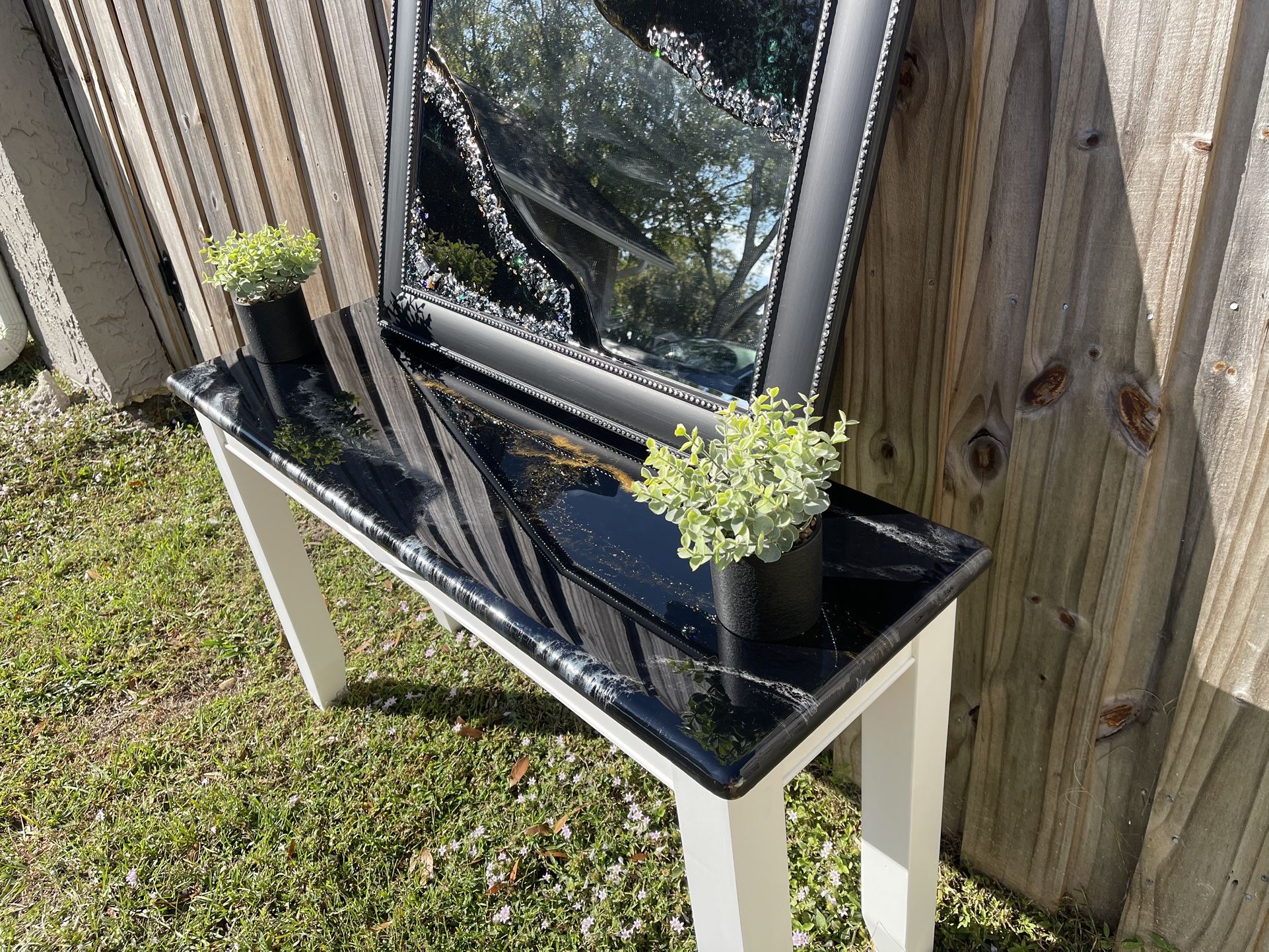 Beautiful Black Epoxy Marble Sofa Table And Mirror 