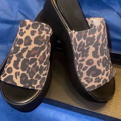 Slip On Leopard