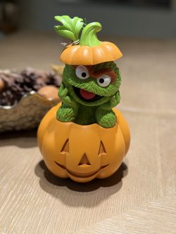 Sesame Street Oscar Pumpkin Halloween Figurine 12in Collectible NWT -OBO