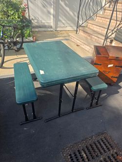 Small picnic table