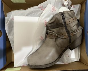 Women’s Shoe’s