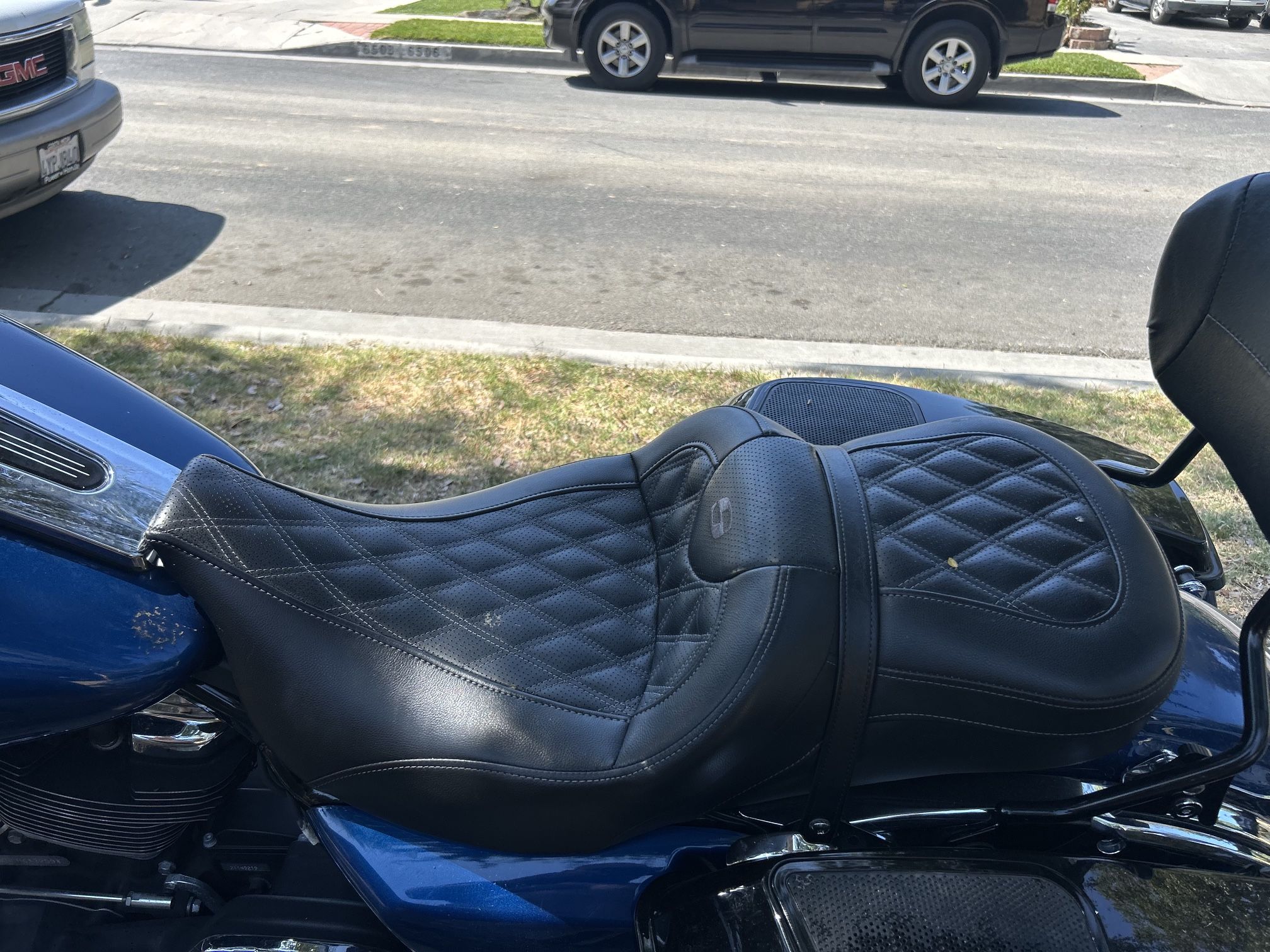 Saddlemen Seat Off A 2022 Road Glide