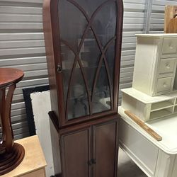 SUPER Bequtiful Vintage CABINET WITG GLASS SHELVES AND DOOR