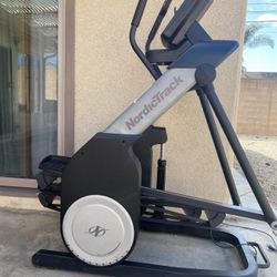 Nordic Track Freestyle trainee FS7i Elliptical 