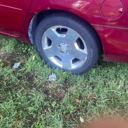 06 Impala Stock Rims And Front Seats Aka Parts Car HMU For Details 