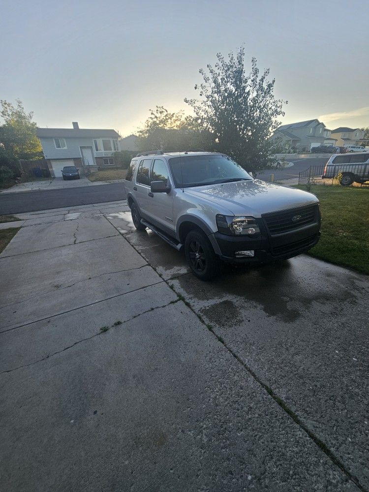 2006 Ford Explorer