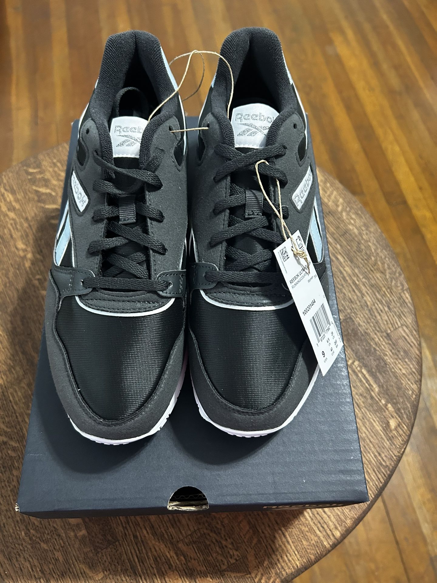 Reebok Tennis Size 9