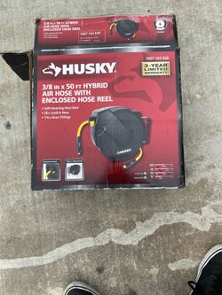 Husky air house with hose reel