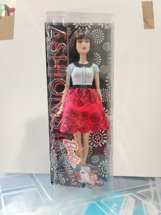 Barbie Fashionistas Doll - New in Box!