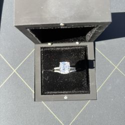 l Cushion Cut 3.00 ct Center Diamond Nexus Alternative Ring with Matching Band