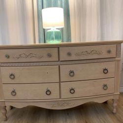 Dresser & Nightstand 