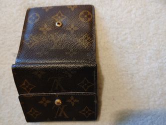 Authentic Louis Vuitton wallet Bifold Epi Red for Sale in San Jose, CA -  OfferUp