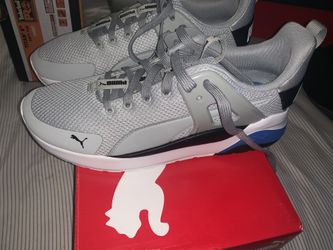 Pumas Anzarun cage size 8 mens